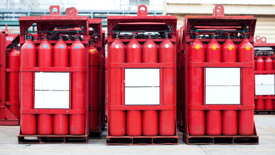 cilindros de gás vermelho