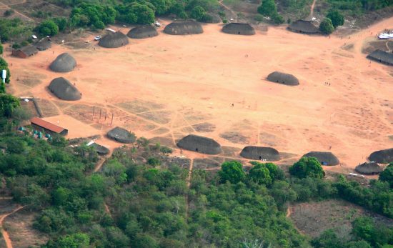 A foto mostra a imagem aérea do Parque Indígena do Xingu.